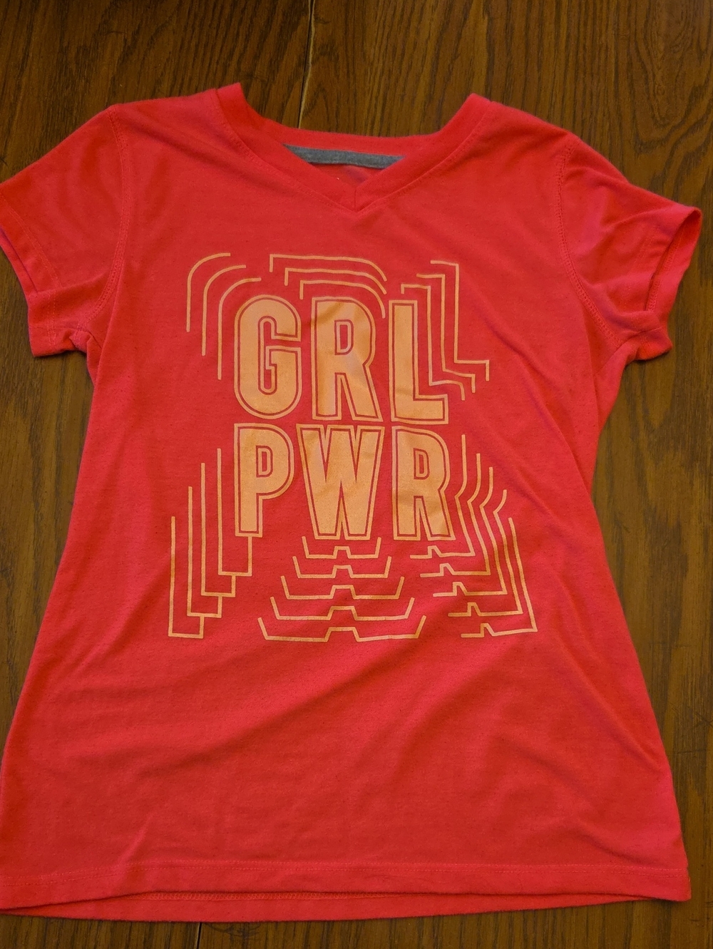 Xersion Red V‑Neck Graphic Tee with Gold Accents
